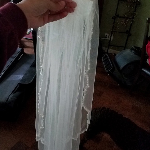 Allure Wedding Vail - Picture 4 of 5